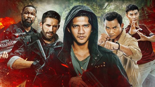 Triple Threat : Le Film d'Arts Martiaux que Vous Attendez sur Prime ! 